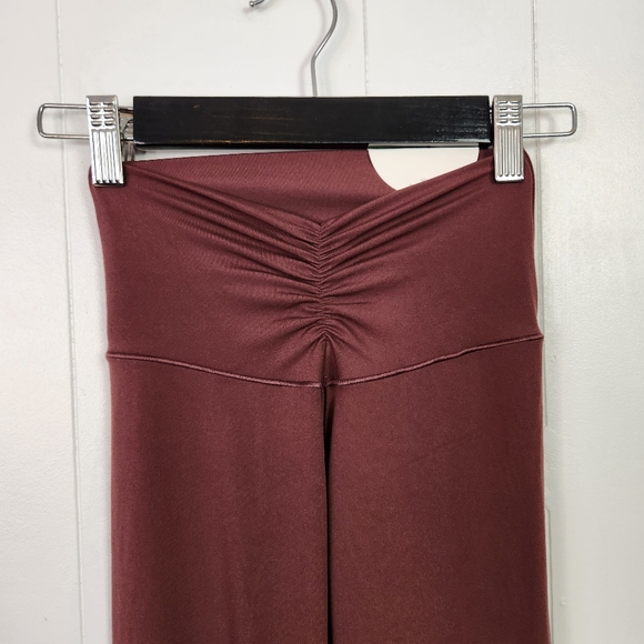 OFFLINE By Aerie Real Me High Waisted Rise Ruched Flare Leggings New NWT Size XS - Picture 5 of 9